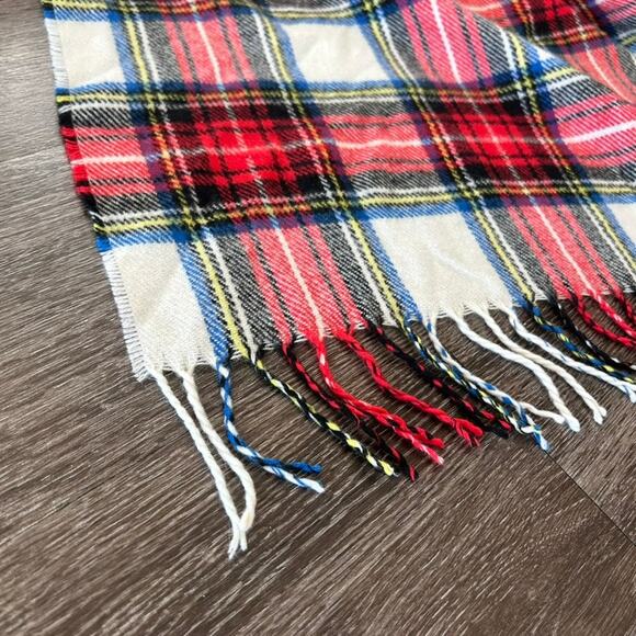 NWOT Apt. 9 Red Plaid Traditional Blanket Wrap Oversized Scarf Winter Acrylic - Picture 8 of 13